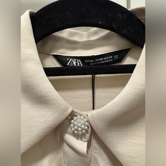 Zara Ruffled Blouse - Picture 2 of 6